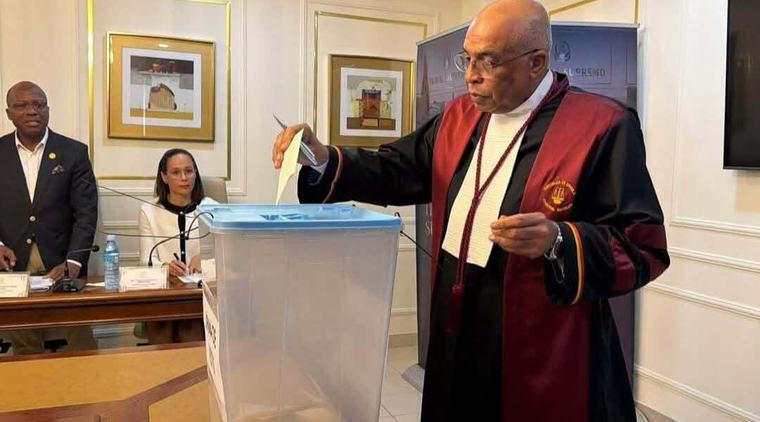 Tribunal Supremo admite três candidaturas à vaga de...