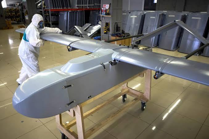 Rússia/Ucrânia: Zelensky ameaça aviação comercial no...